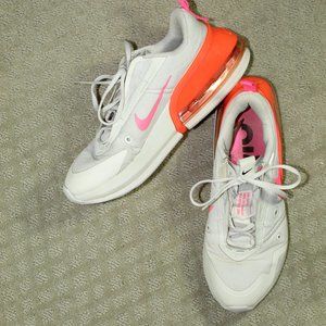 Nike Women's Athletic Shoes - White and Pink